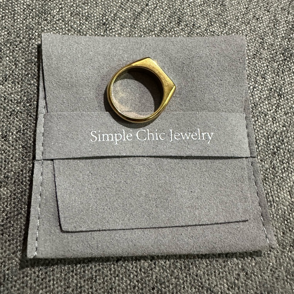 Mother of Pearl Gold Plated Ring - Picture 3 of 5